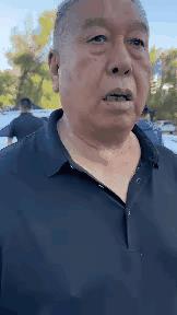 看看东北大爷逛早市！竟说大实话！看看东北早市，溜达一圈一个月3000块钱的工资