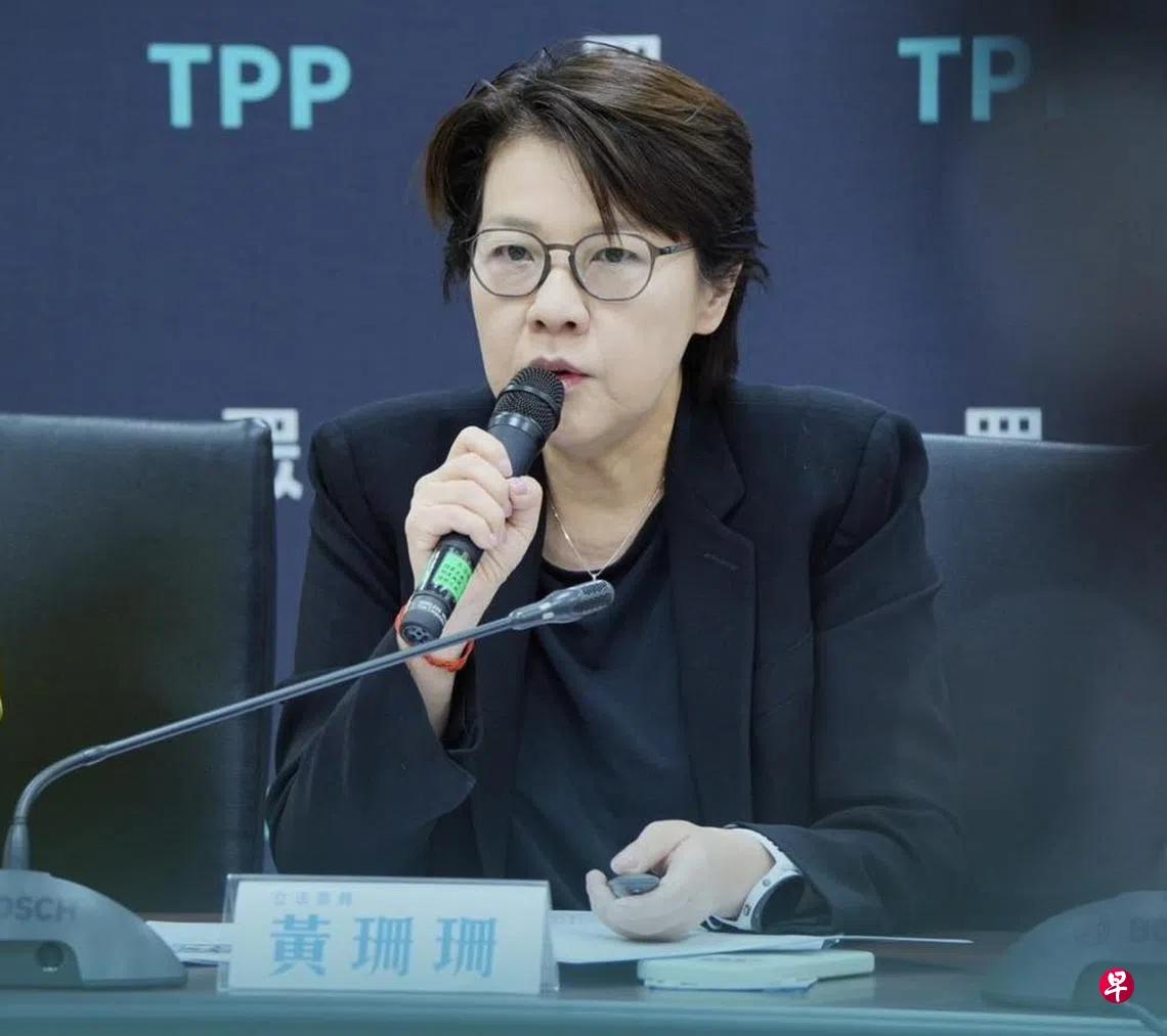 陆配徐春莺遭羁押禁见黄珊珊回应了曾被民众党列入“不分区立委安全名单”的陆