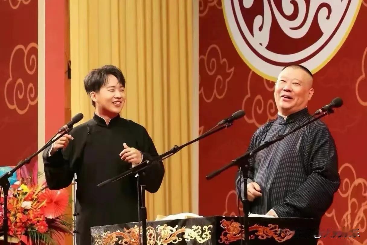 假如郭德纲退位，郭麒麟有能力接班吗？郭德纲曾在某次演出中劝过郭麒麟，让他多说相声