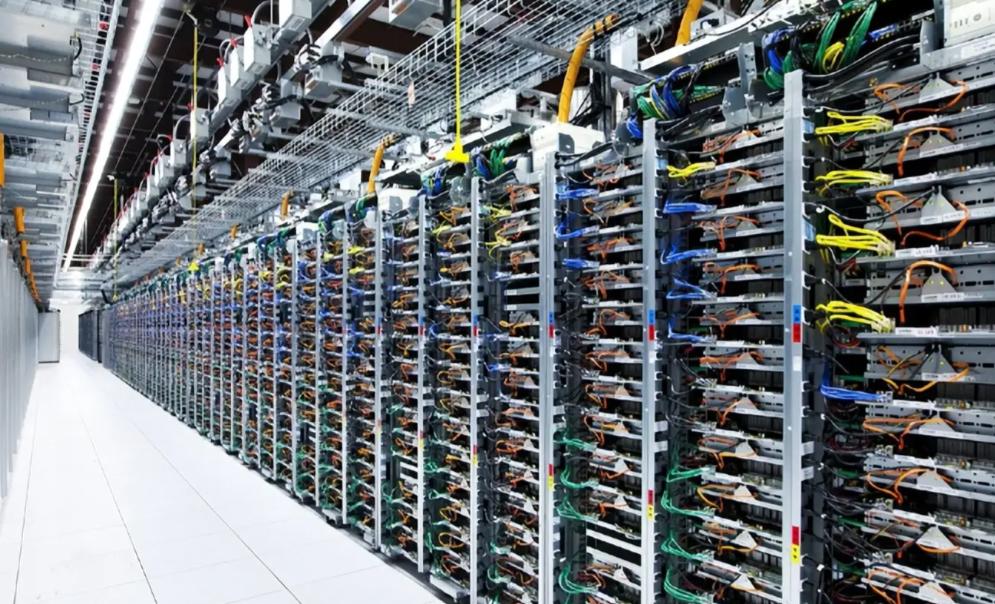 🌞美国分分钟让中国断网？全球仅13台根服务器，美国独占10台，中国却一台都