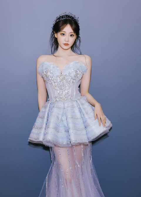 祝绪丹的公主风穿搭，她还是很适合这样的风格，超nice的！