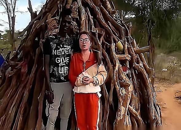 非洲婚房土墙漏雨，中国新娘后悔远走有个中国女孩去非洲结婚了。听她说那边人对她挺