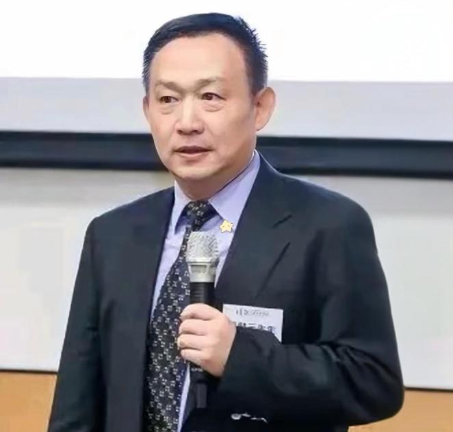 最狠的间谍不偷情报、不策反人，反倒直接钻进你家帮你“立规矩”！卢麒元曾提出一个让