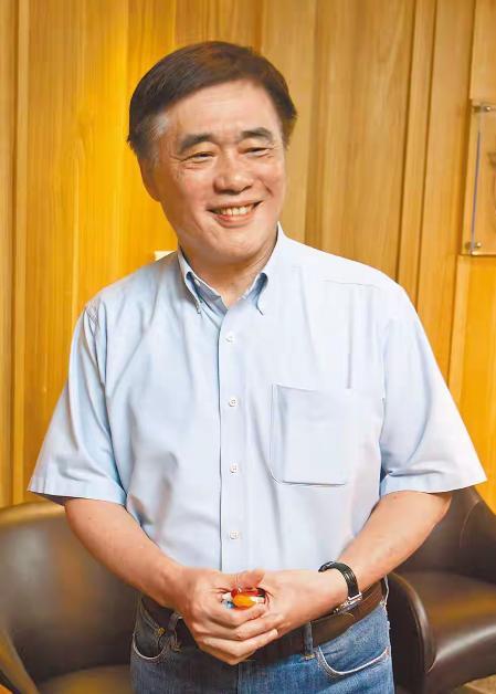 我们举行盛大的仪式纪念抗战胜利，没想到国民党前副主席郝龙斌却不舒服了！他说他父亲