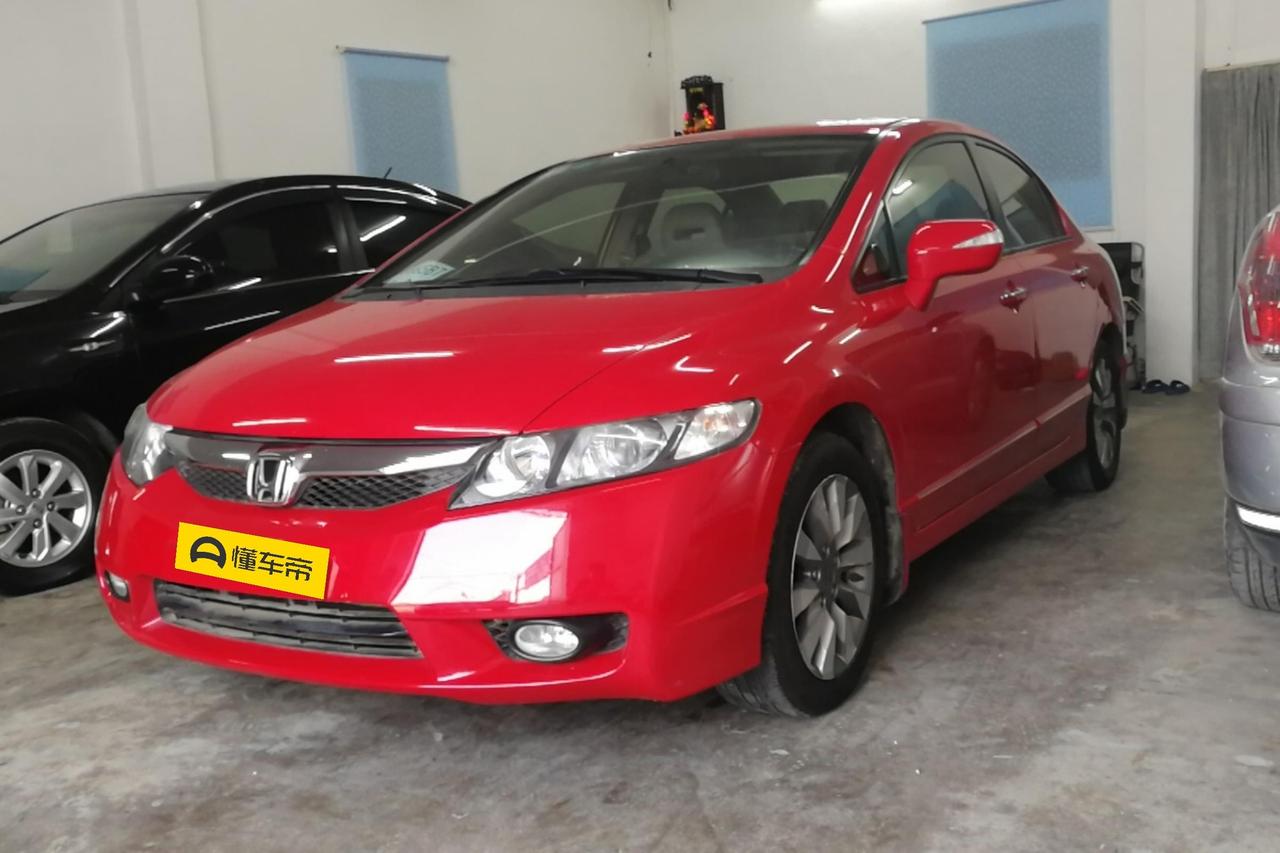 二手的本田思域怎么选？“开不坏的本田”说的就是本田思域过硬的质量，另外就是修车