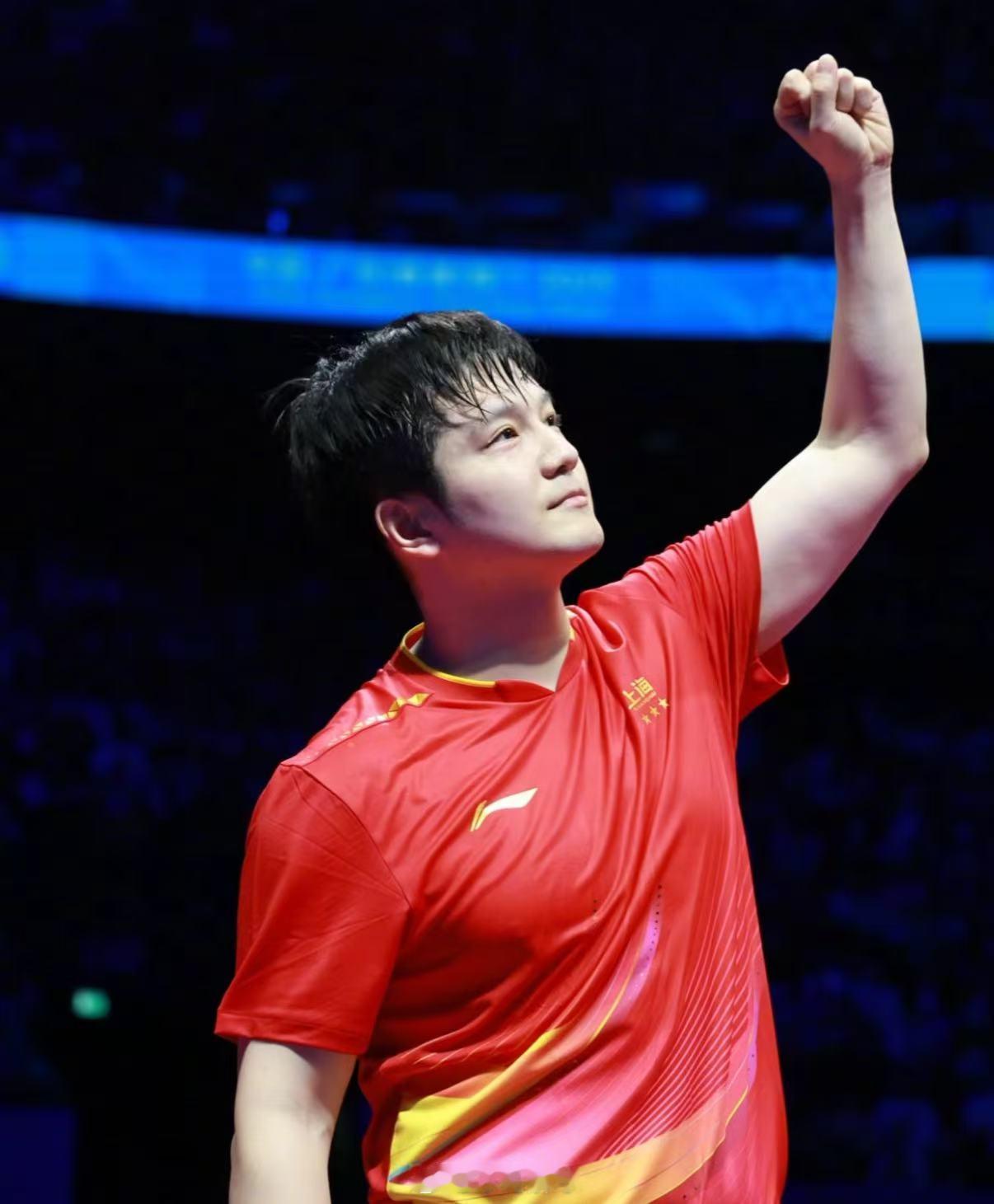 环球时报称赞樊振东的国际形象环球时报点赞樊振东，肯定他以过硬实力与谦和风度亮相国