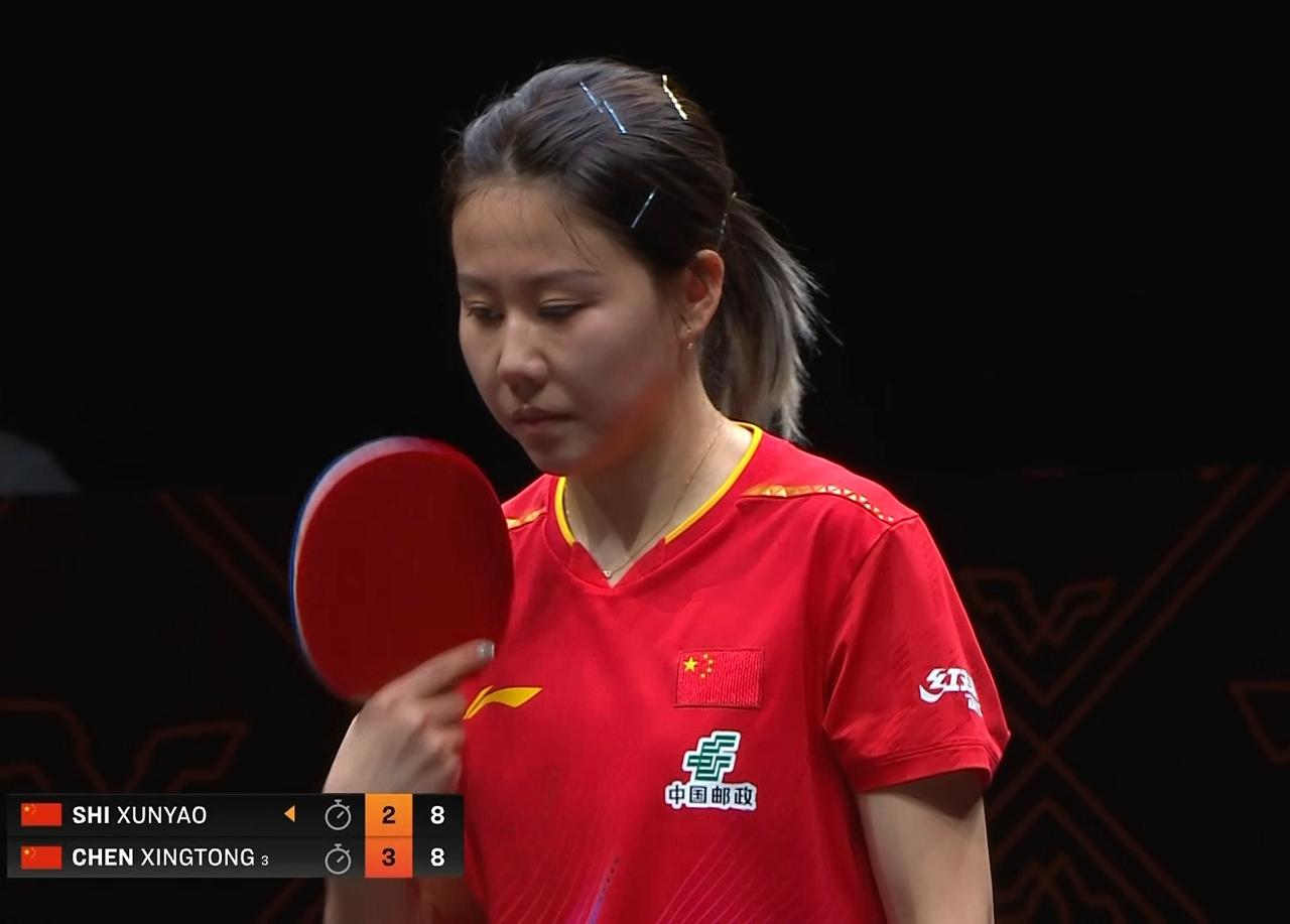 陈幸同4-2石洵瑶晋级八强！WTT香港总决赛2025女单首轮比赛，国乒内部德