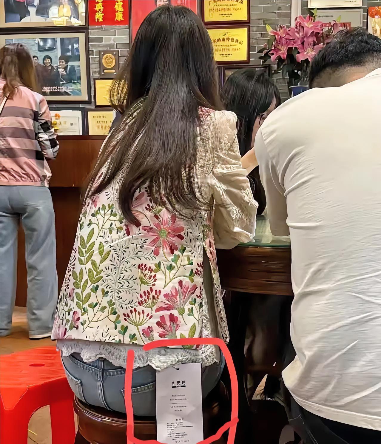 退货政策越来越紧，全是这帮‘退货仙人’作的妖！买衣服不为穿只为拍穿完蹭完