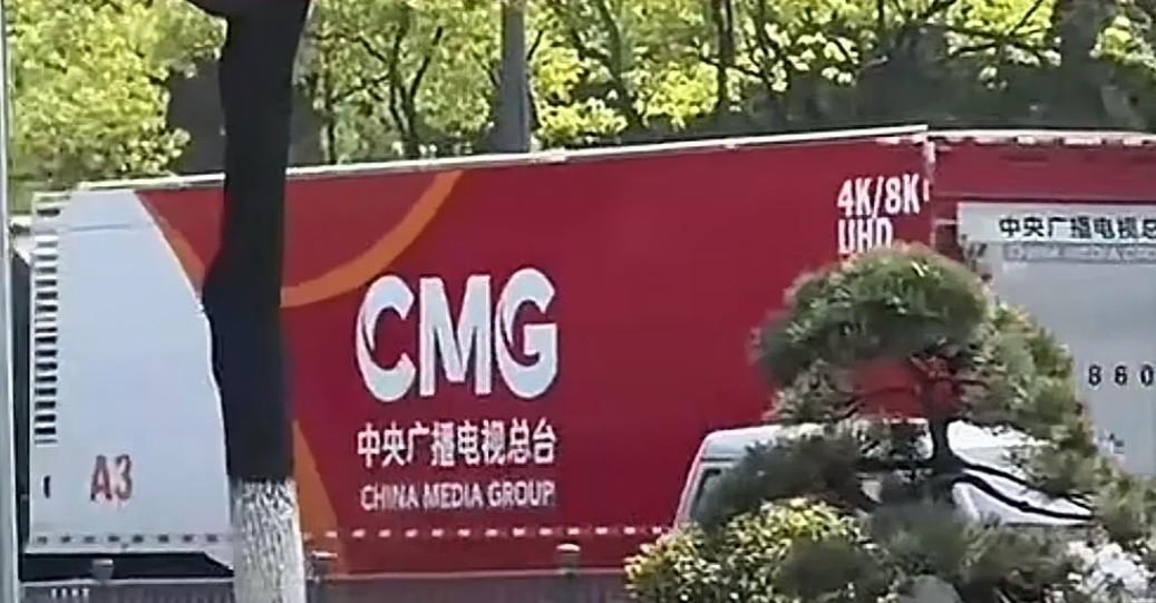 央视顶级的直播车已经在南通体育会展中心就位，今晚CCTV5将在19.35黄金时间