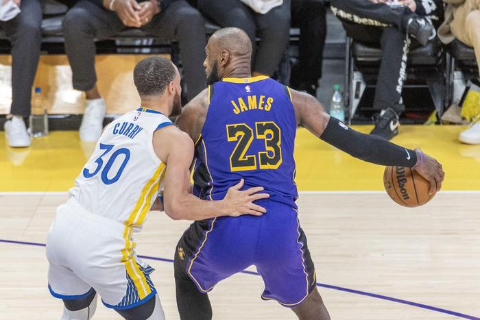 ESPN制片人：希望在詹姆斯退役后能聘请他担任比赛分析师