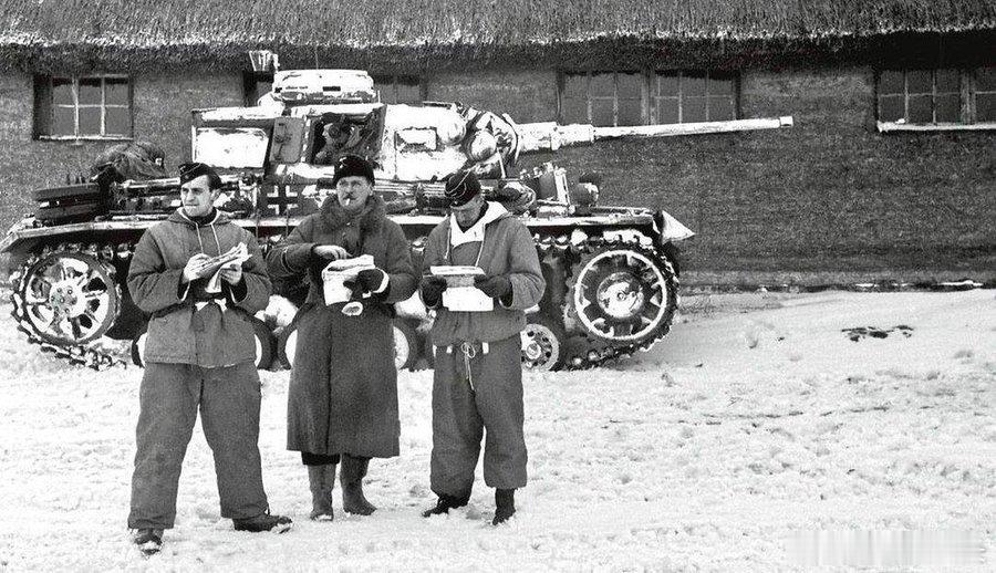 1941年当天，由于三号坦克（Pz.III）炮塔无法容纳75mmKwK40