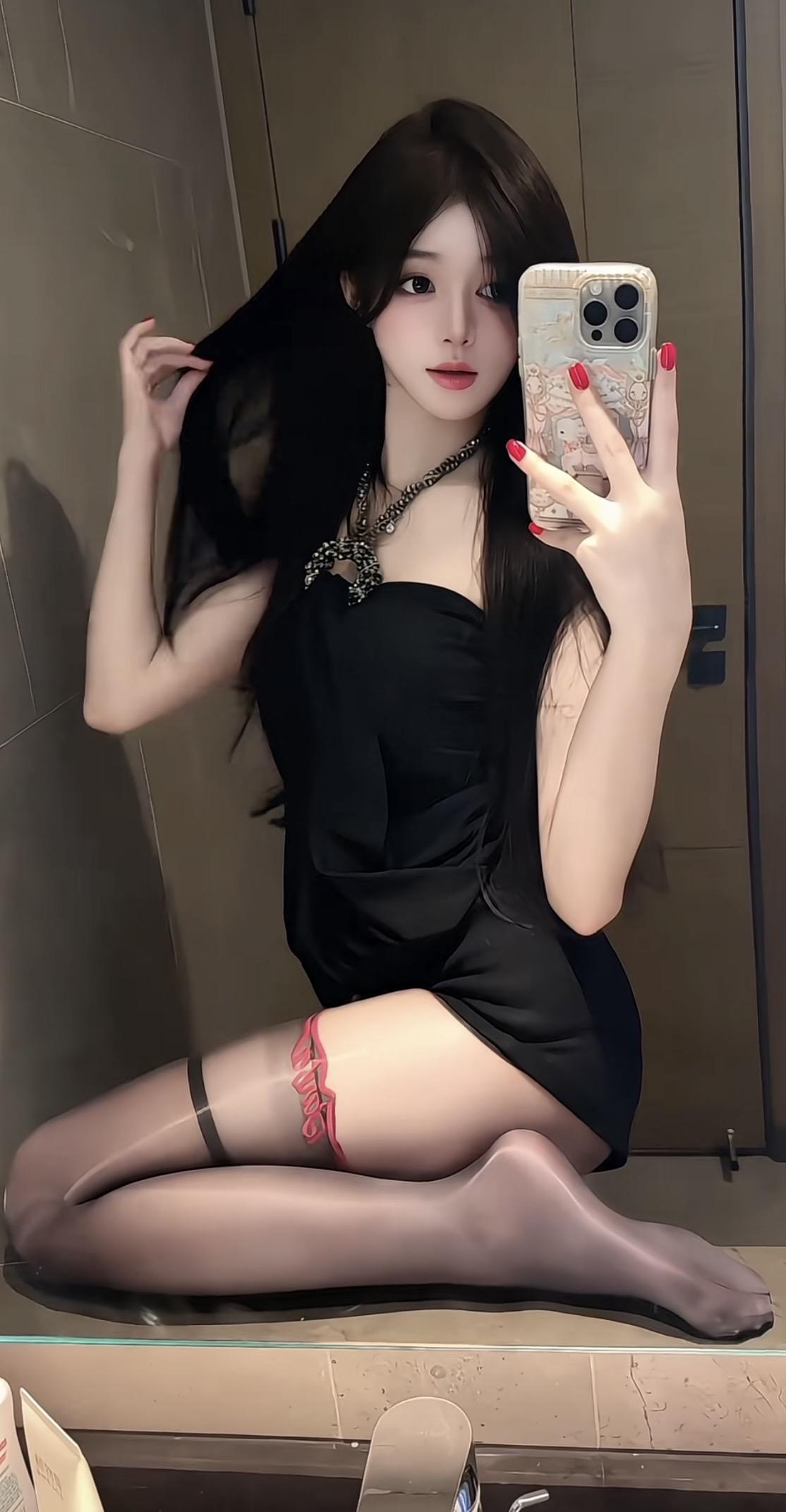 美女性感穿搭