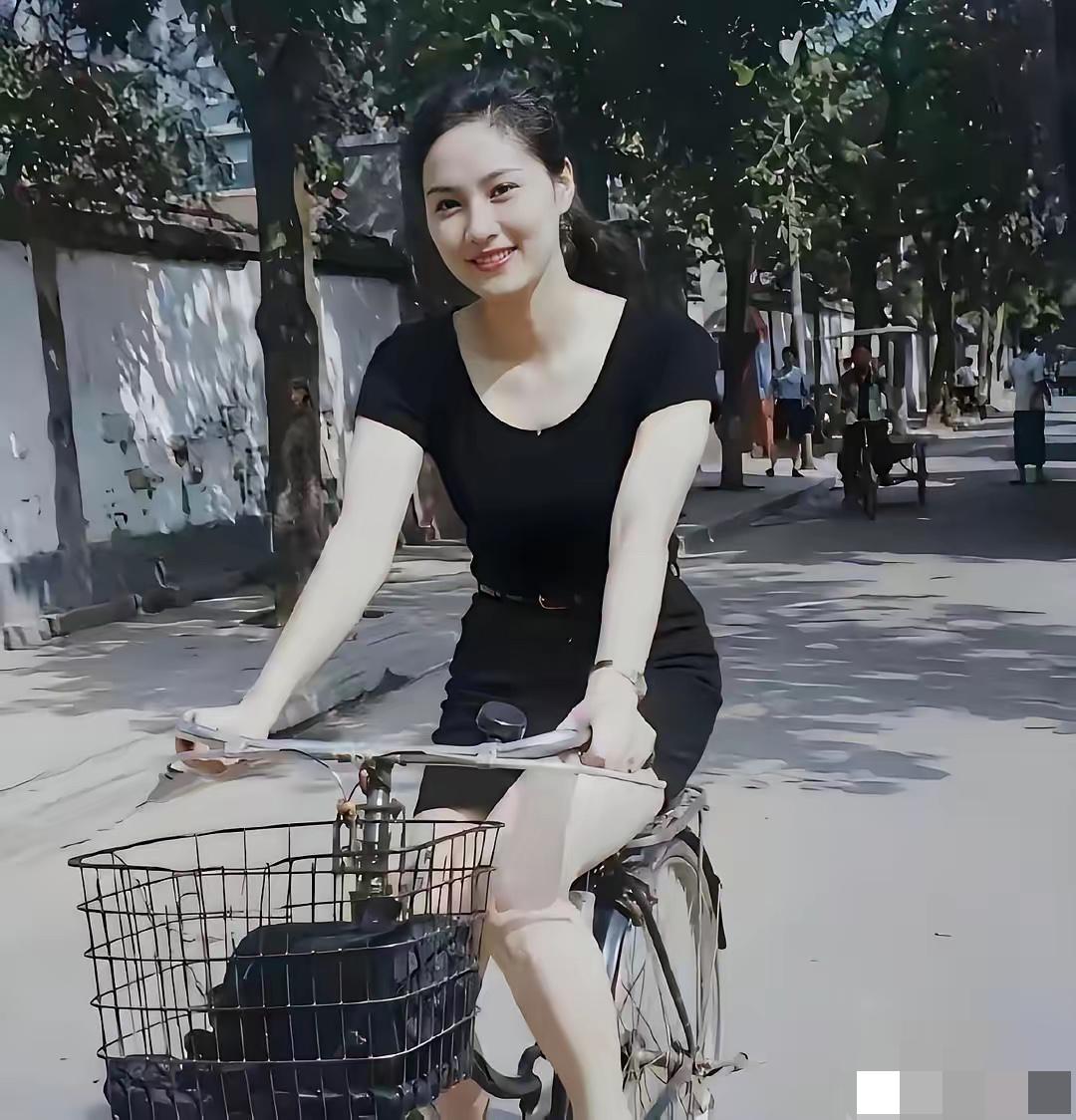 1994年的女生，放到现在也算大美女吧！