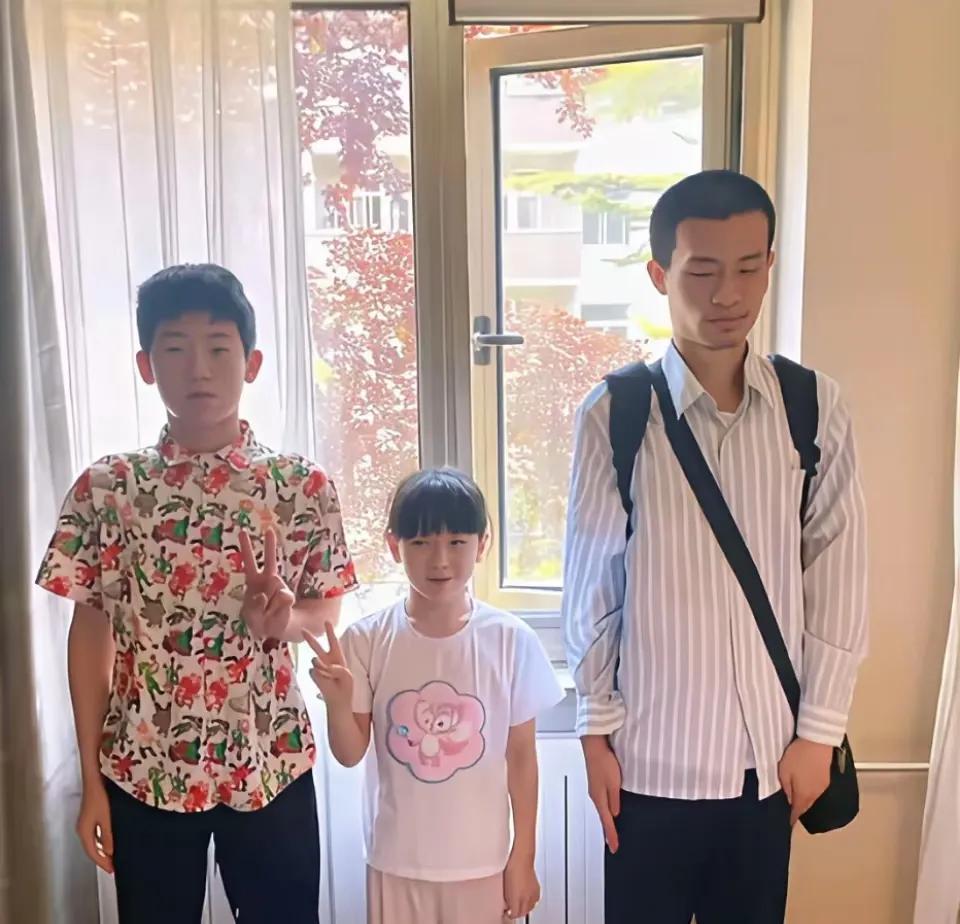 韦东奕家里人嘴上说关心他，不想他脱离社会，那为什么不带他去种牙啊？不给他补充营养