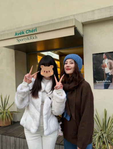 这个穿搭又非常有韩系美人的风格时间到底留给高圆圆什么了啊，怎么一点都没有岁月的