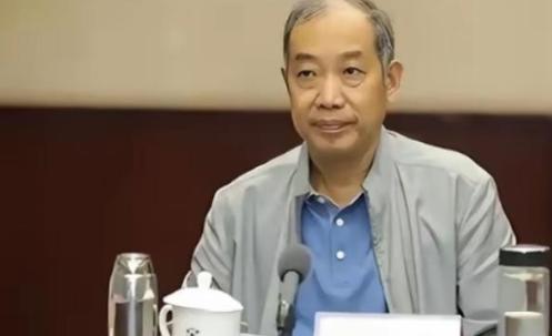 马伟明猜中了，百亿核航母变成烂尾工程，军方给出最后的期限，中国教授竟然预言了美国