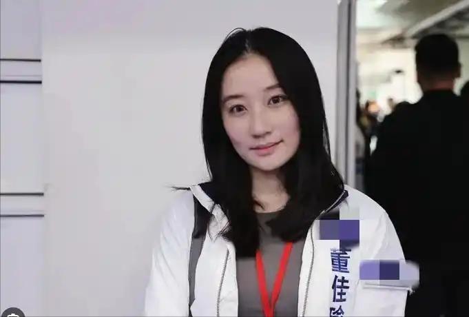 郑丽文率国民党14人代表团访陆，团队里最受关注的莫过于30岁的国际事务部