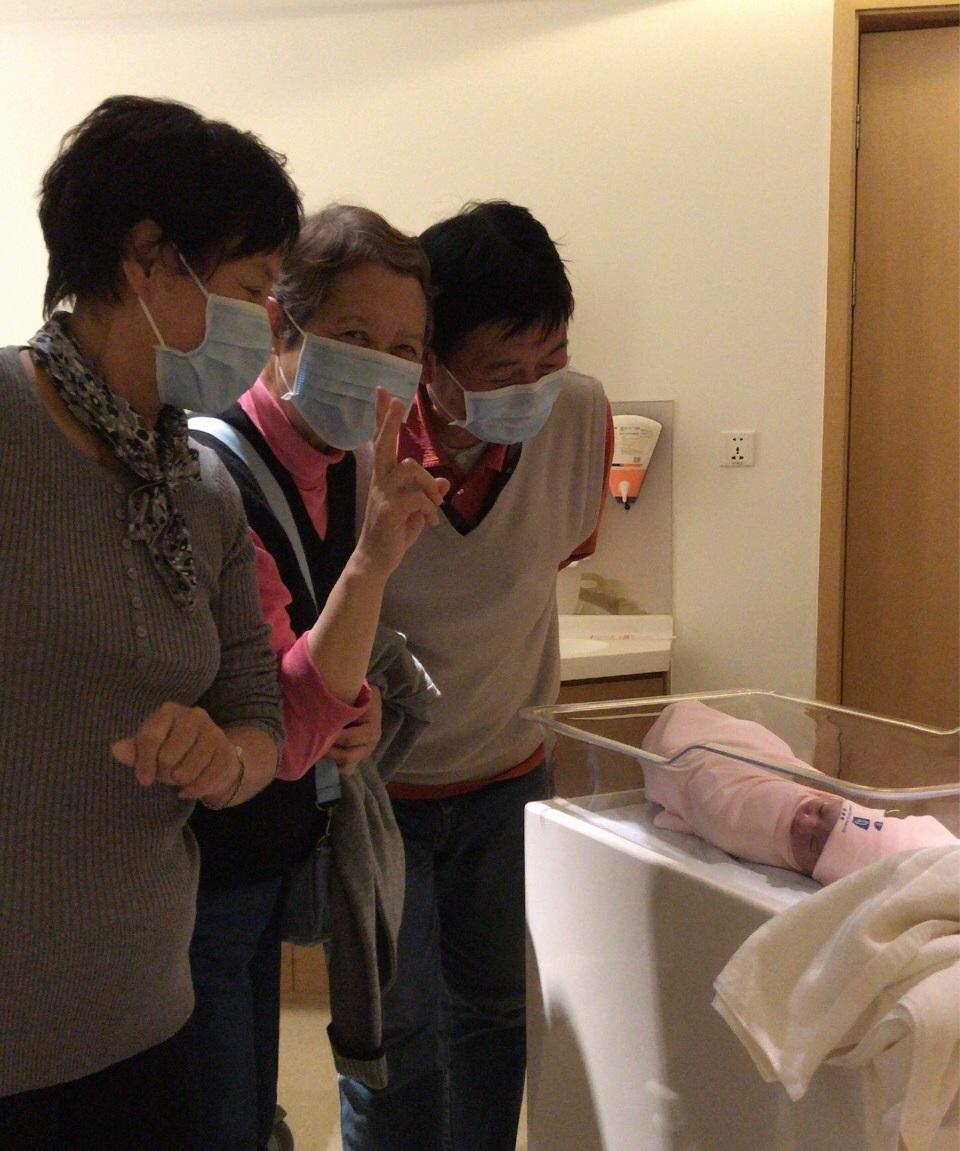 这年头, 宝妈从怀孕到生, 不花个一万都不好意思出院了
