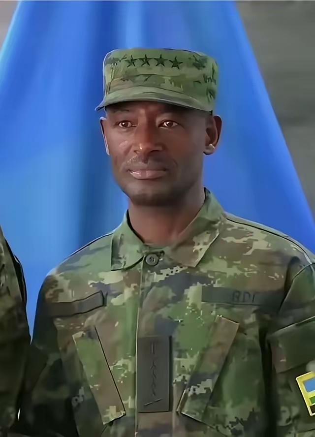 卢旺达总参谋长穆甘加中里中气，这是东大输出的标准。说中国话，吃中国菜，行中国