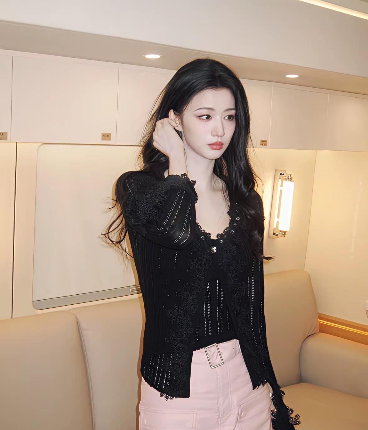 这是王楚然，差点没认出来，不愧是被饭圈称为小刘亦菲的人，长得确实有几分相似之处，