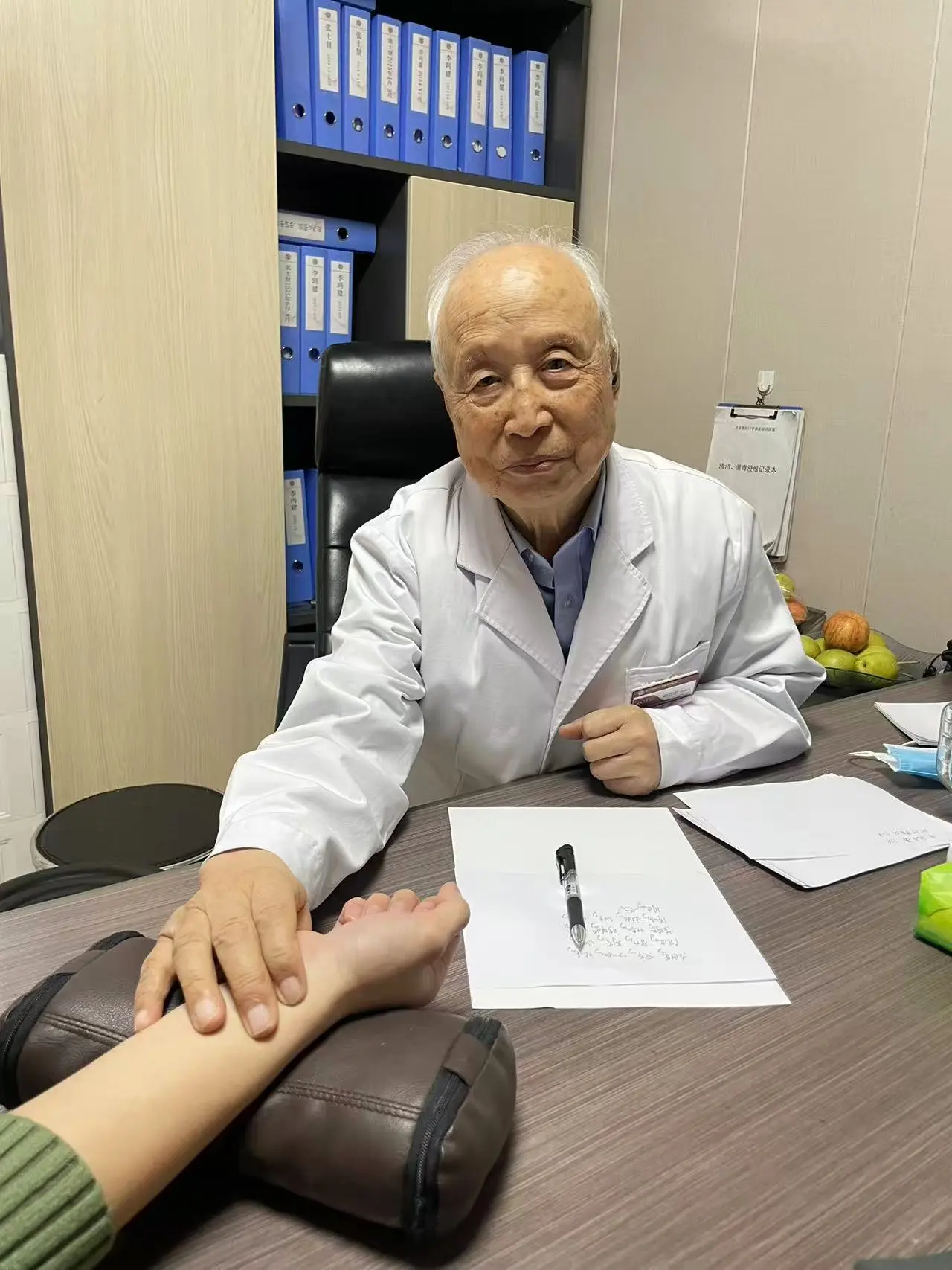 “什么样的人一看就肝气郁结？”。——这是中医临床中非常常见、也非常有辨...