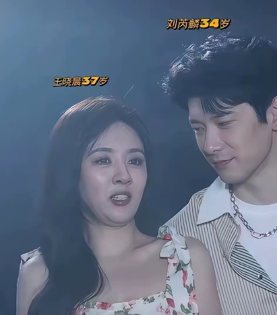 俞灏明看到这一幕，怕是要吃醋了吧。