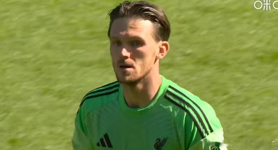 谁能想到呢，被水晶宫三杀的利物浦，这一场让替补失落3人拯救利物浦！一个是在英冠厮