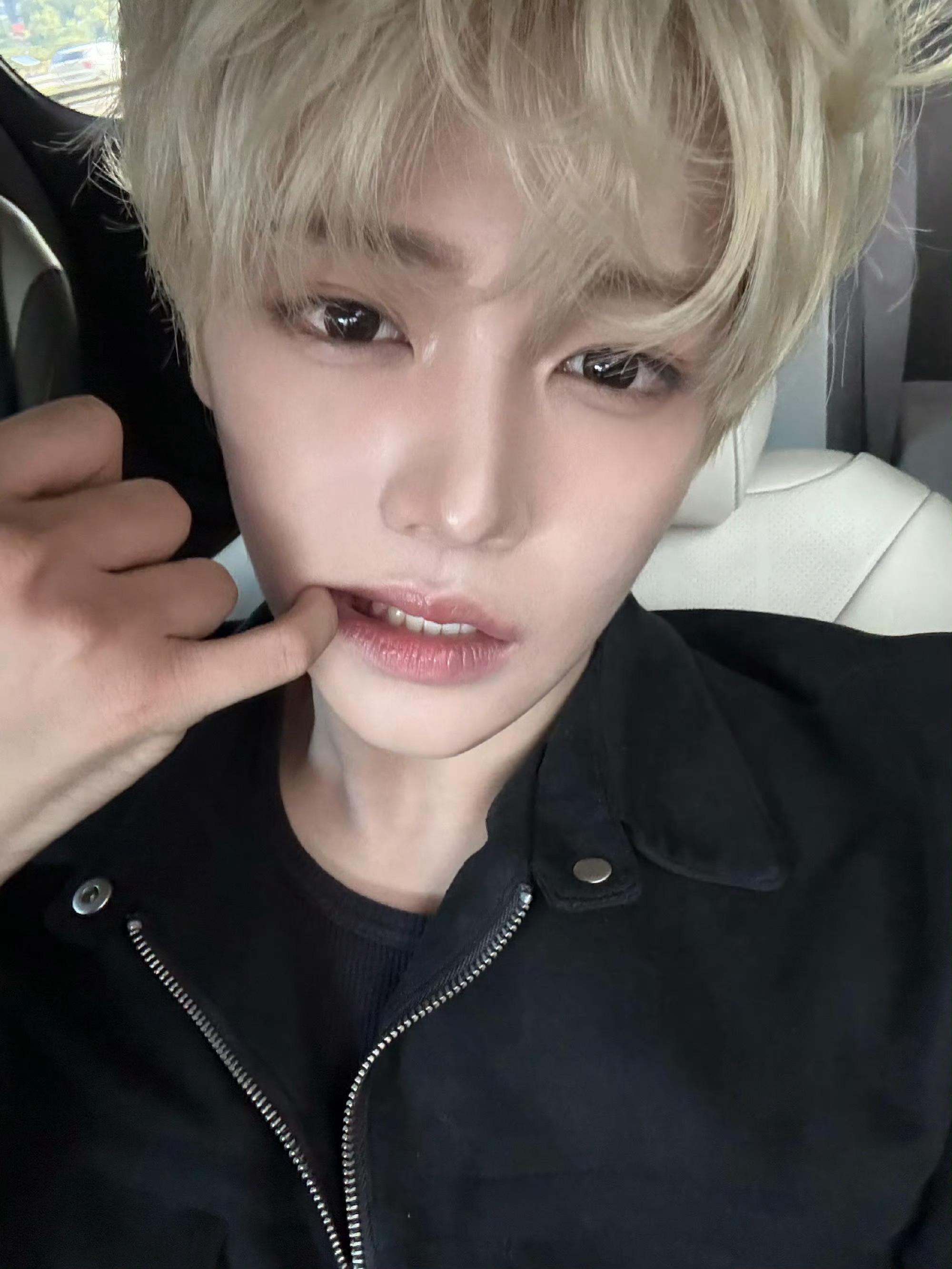 韩国爱豆张瀚音分享了淘宝网购和客服的聊天记录🆘韩国爱豆和淘宝客服的聊天记录​