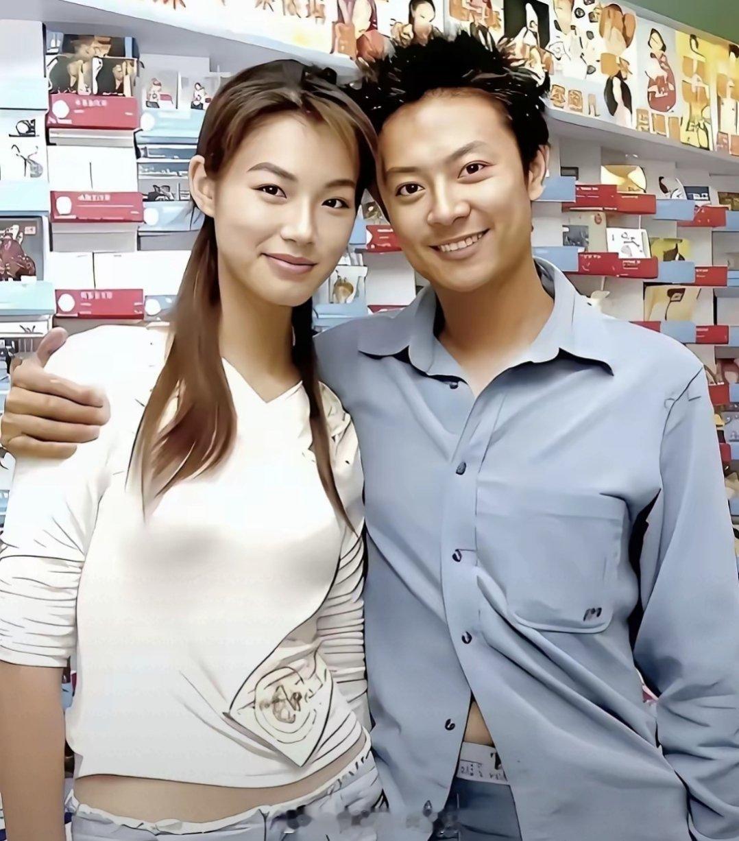 于娜和印小天20年后再次同框。