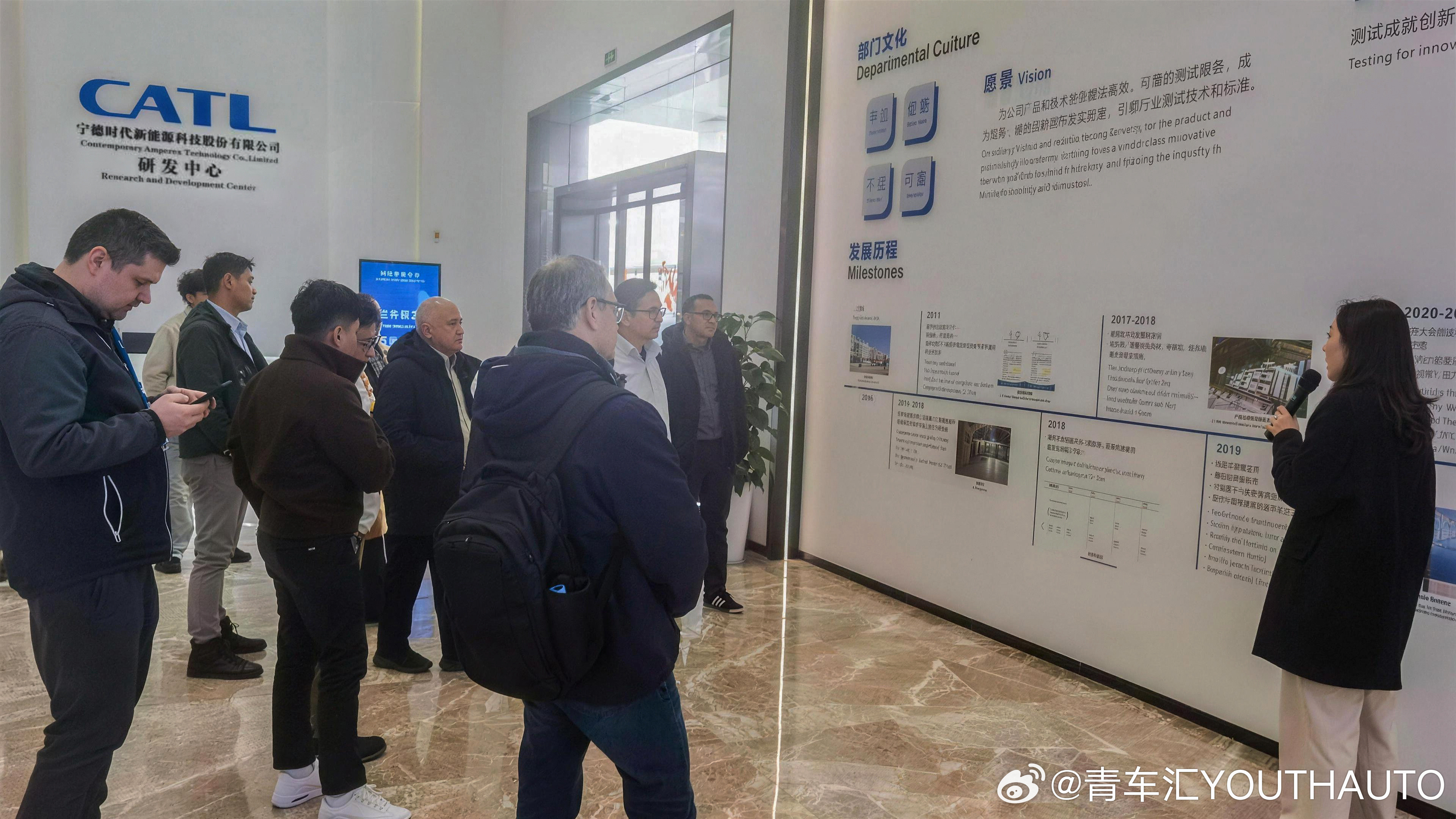 全球首张！峰飞航空V2000CG获颁印尼VTC，中国eVTOL领跑全球出海赛道