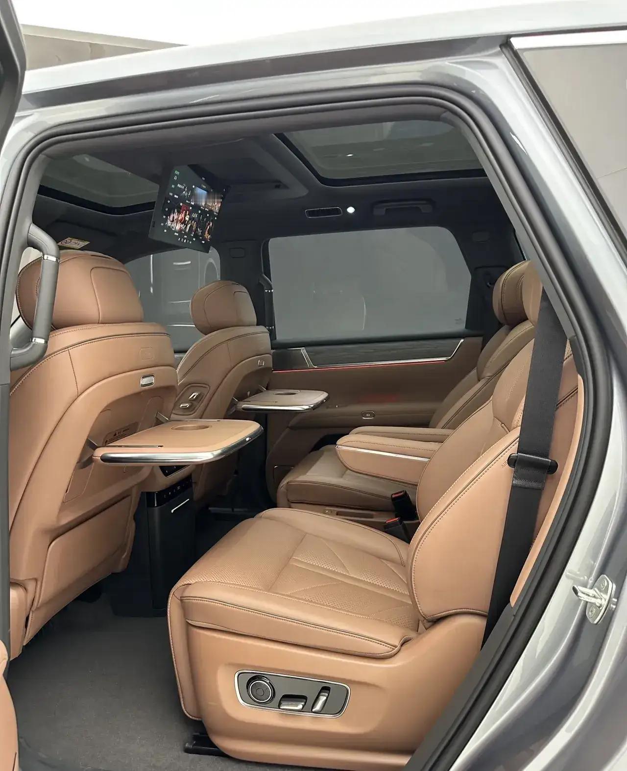 目前我国汽车市场出现了奇特现象第一、美系车降价第二、德系车降价第三、日系车