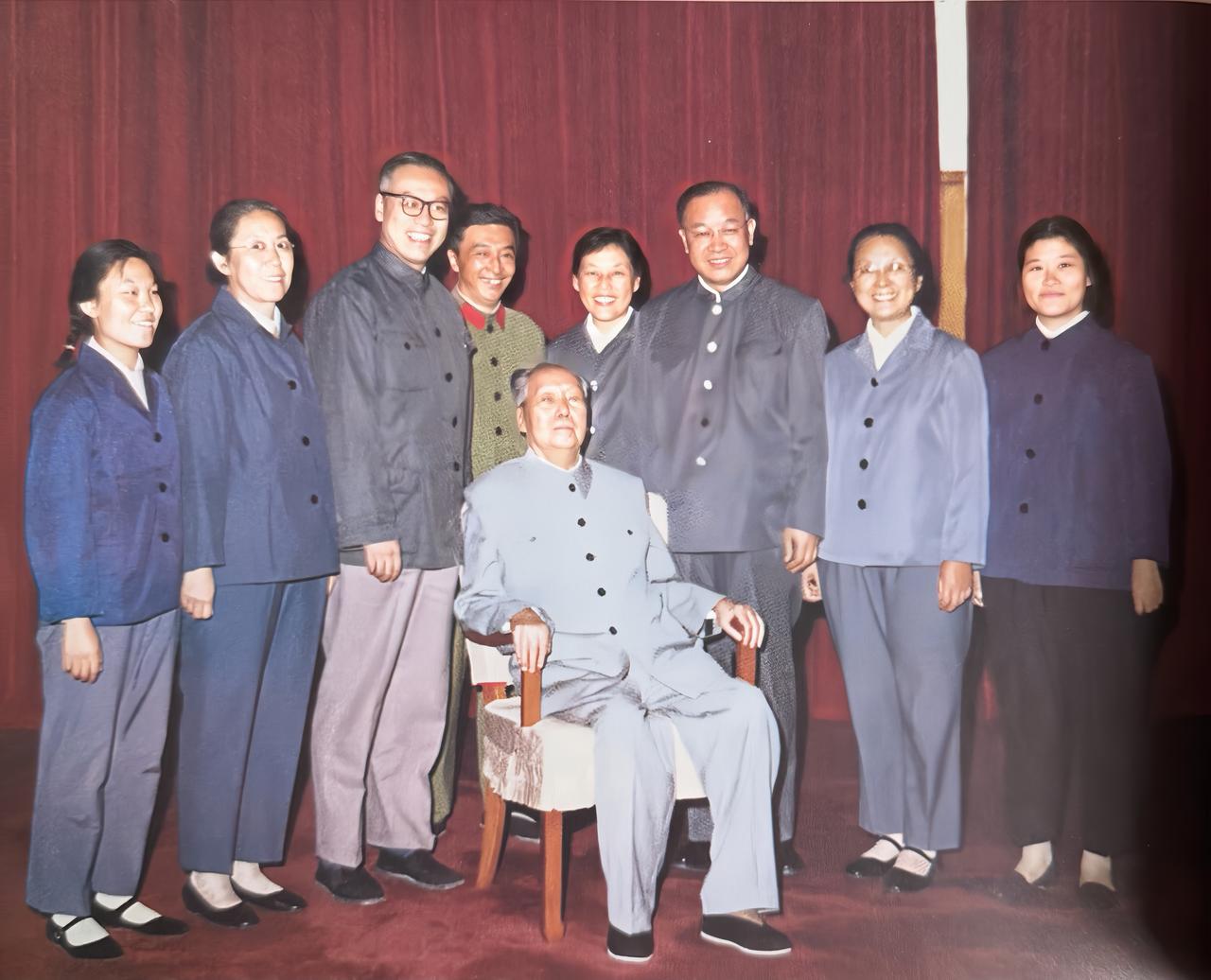 毛泽东是哭死的？这种说法当然不准确，但毛泽东晚年确实哭得非常多。毛泽东的晚年是常