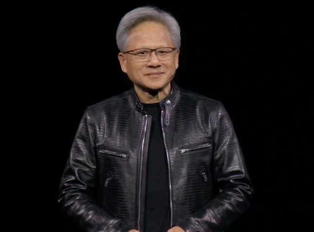 打游戏有加成? 黄仁勋亲笔签名皮夹克拍卖: 成交价27万-40万之间