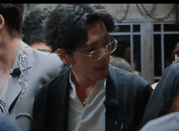 张凌赫一声“姐妹们”让人破防，他非得顶着这样一张伟大的脸说一些让女生们想死的话吗