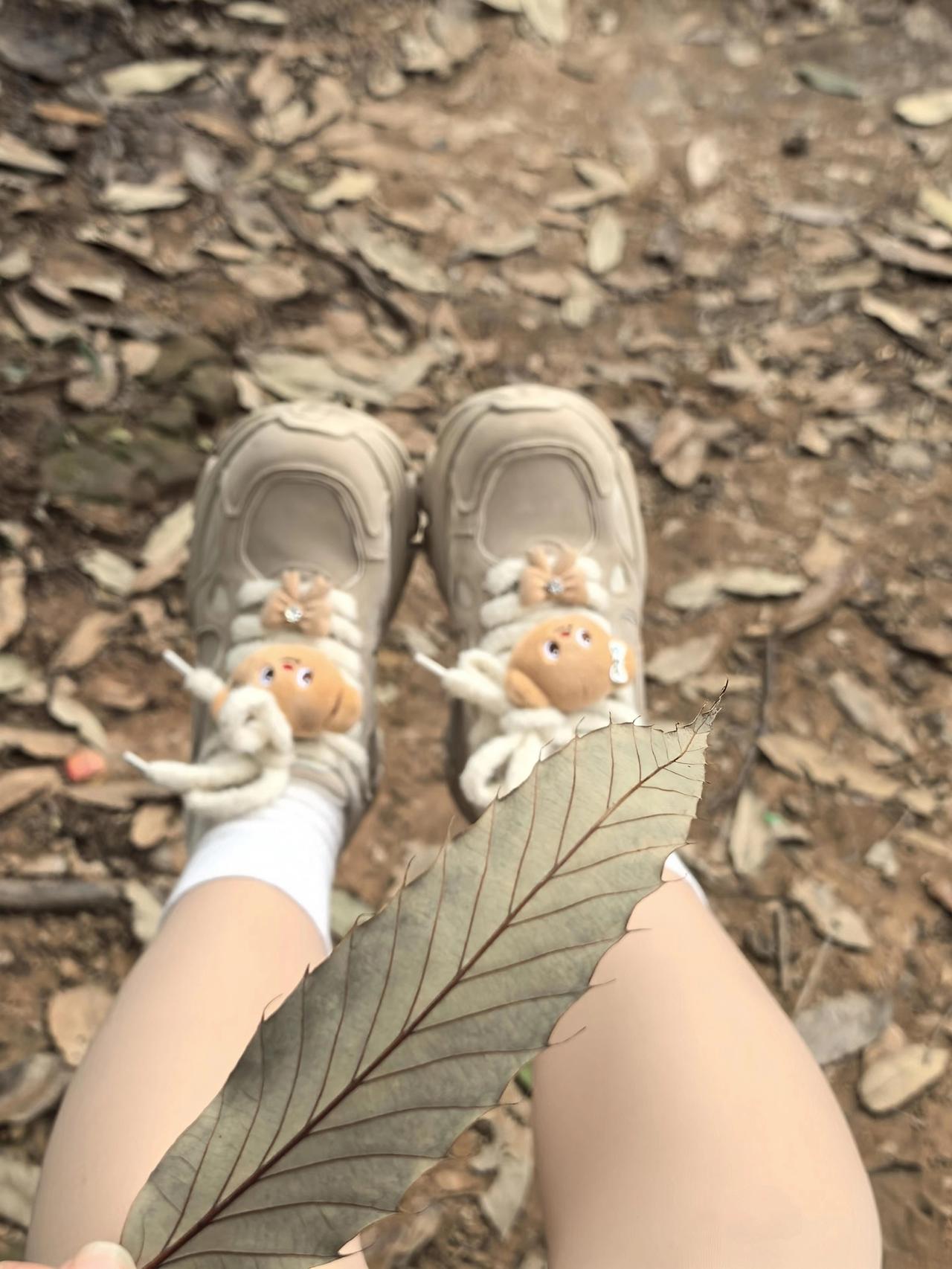 虽然穿了光腿神器还是不想穿短裙爬山光腿神器爬山