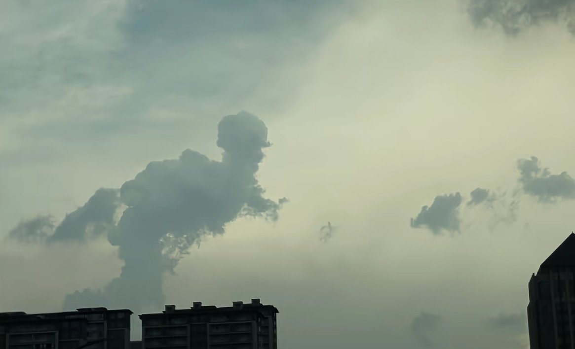 网友拍摄到的云和网友找到的图。​​​