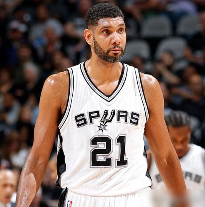 你敢信？西部第2的马刺，正用邓肯1999年的老办法暴打全联盟！49胜18负，