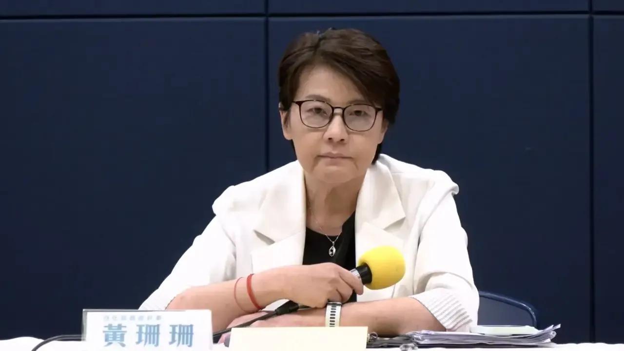 黄珊珊又失算了。这次民进党的大罢免大失败，对黄珊珊来说也是一个打击。因为她在这次