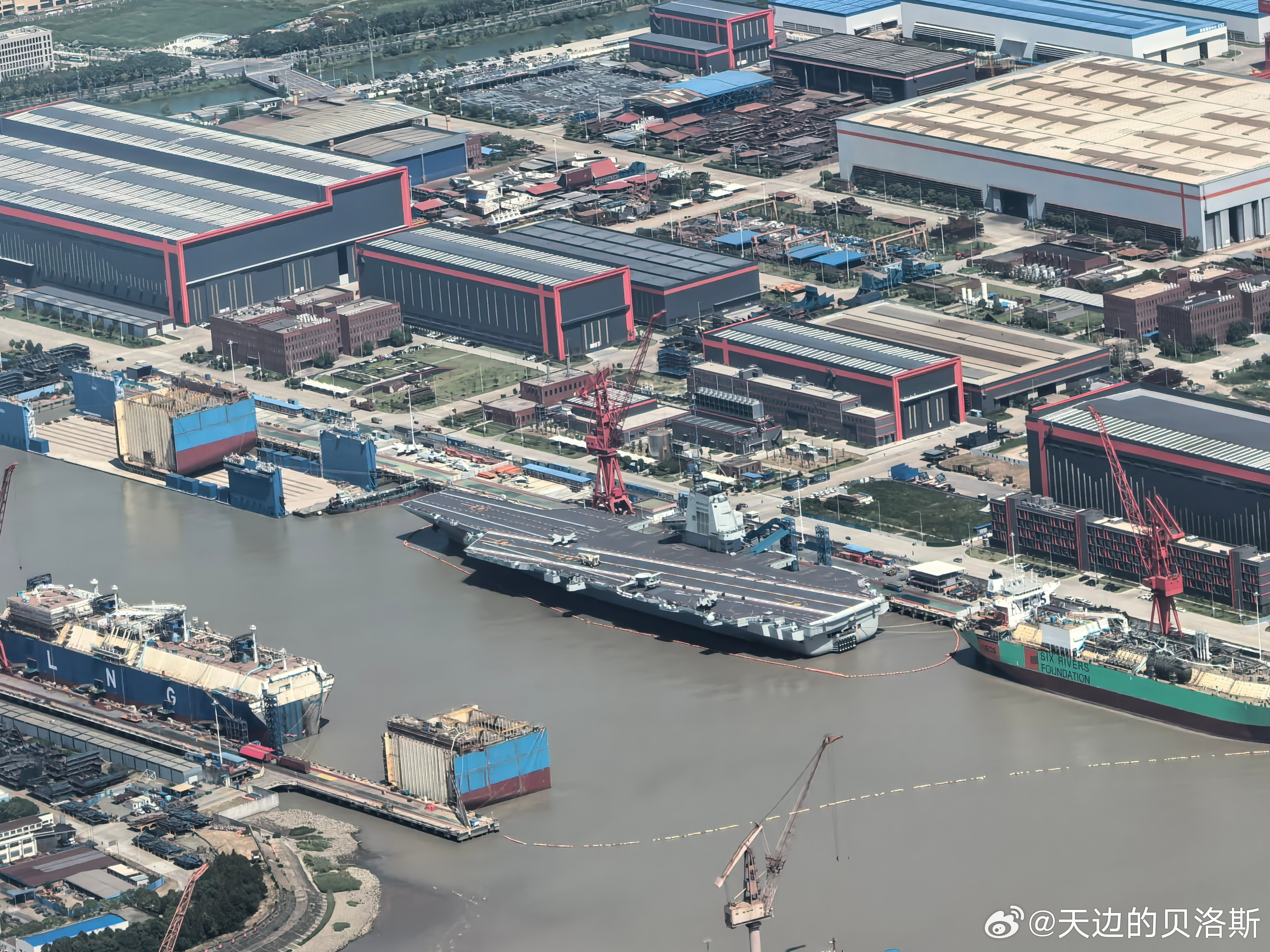 003福建舰近照[并不简单]啥时候服役？[doge]图源网络烽火问鼎计划​​​