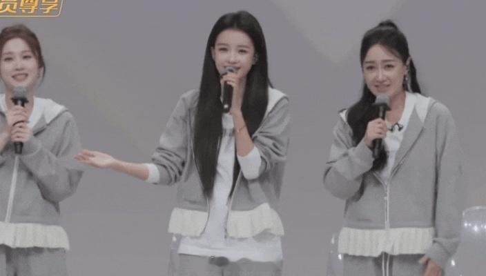 原来孙怡声音这么好听孙怡说自己五音不全的时候我还信了，结果小考一开口就很稳，声