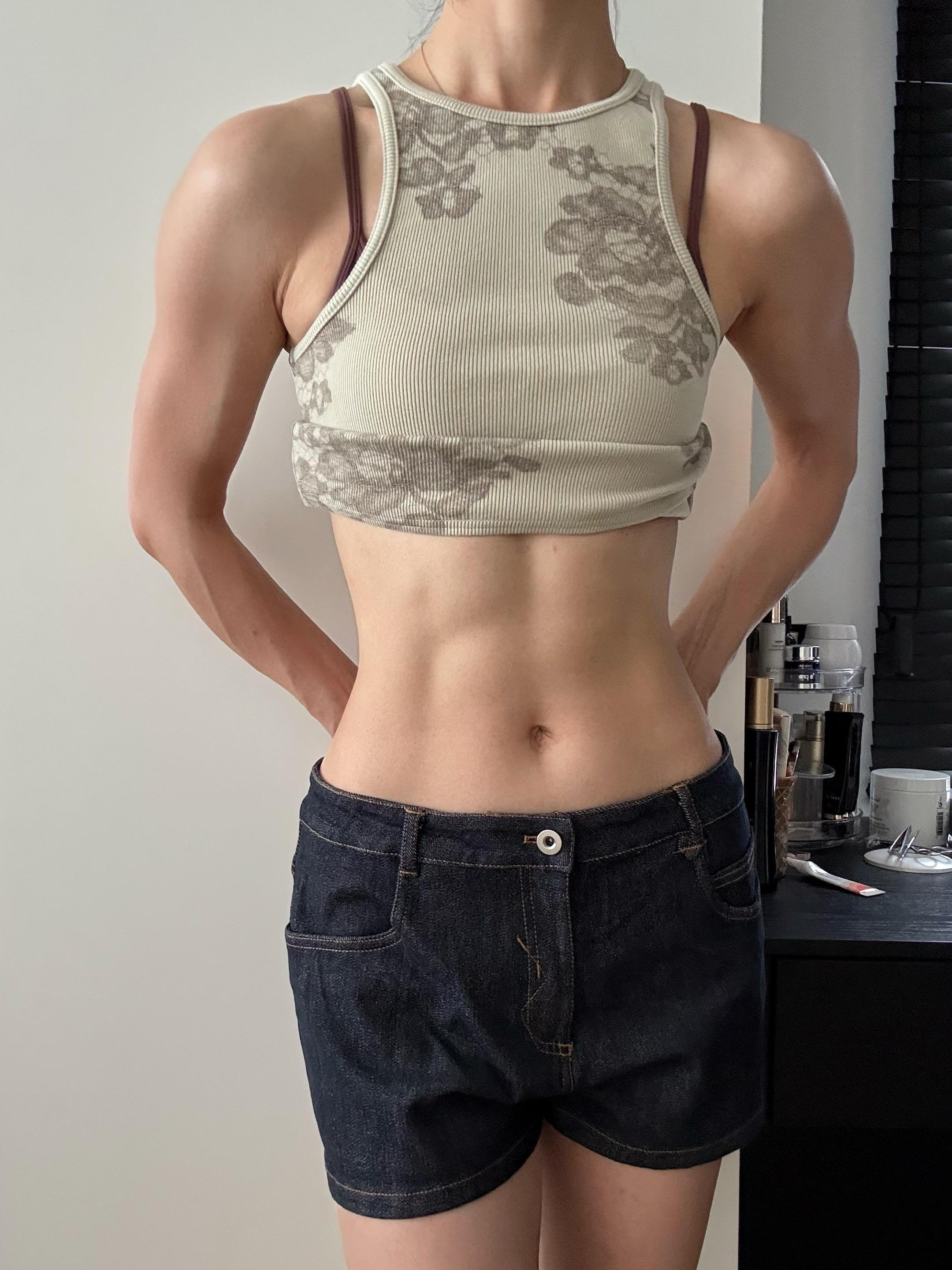 肌肉越来越好看。