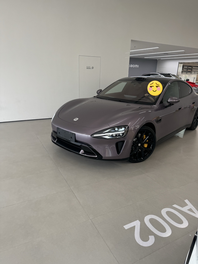 终于提车了等待是漫长的，但结果不错，车确实漂亮，轮毂确实好看，就是21寸轮胎太