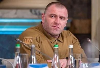 【自断一臂】据RBC-乌克兰1月2日援引政府内部知情人士的消息报道，乌克兰总统