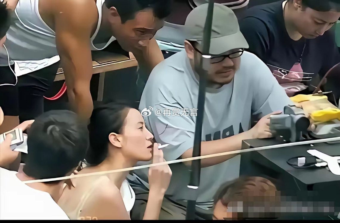 明星还是不要乱抽烟，要给青少年树立一个好榜样。