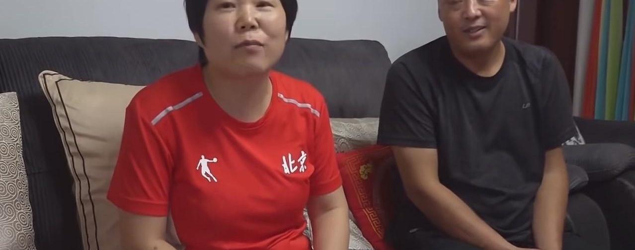 同样是跳水冠军家庭，为什么一个看起来松弛，一个总被讨论沟通方式？看全红婵爸妈