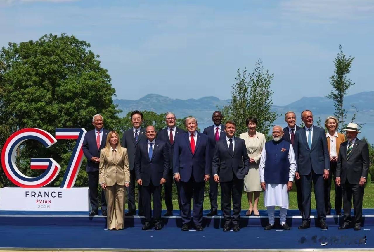 G7大合影曝光，中印格局反差一目了然中国压根不凑G7这个西方小圈子，印度反