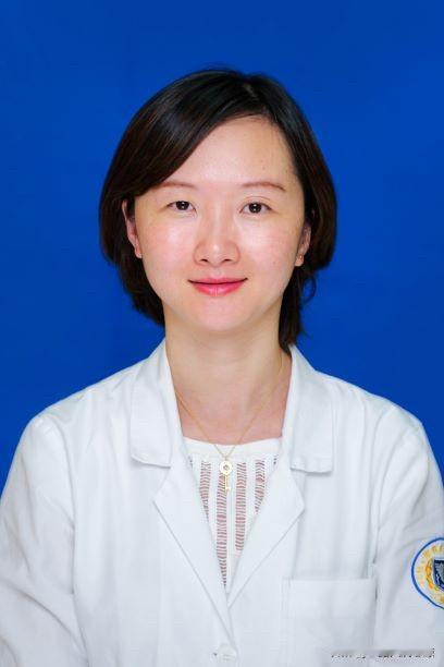 浙江大学医学院附属邵逸夫医院许叶圣教授任职于浙江大学医学院附属眼耳鼻喉医院。许