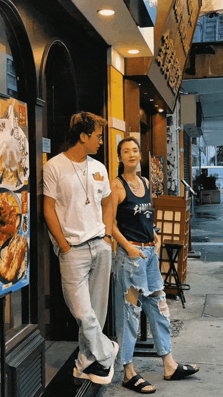 洪欣旁边这个帅哥看着好眼熟，就是叫不出名字来。​​​