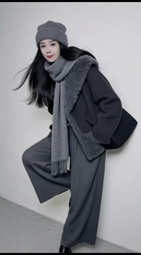 灰色也蛮好看的。