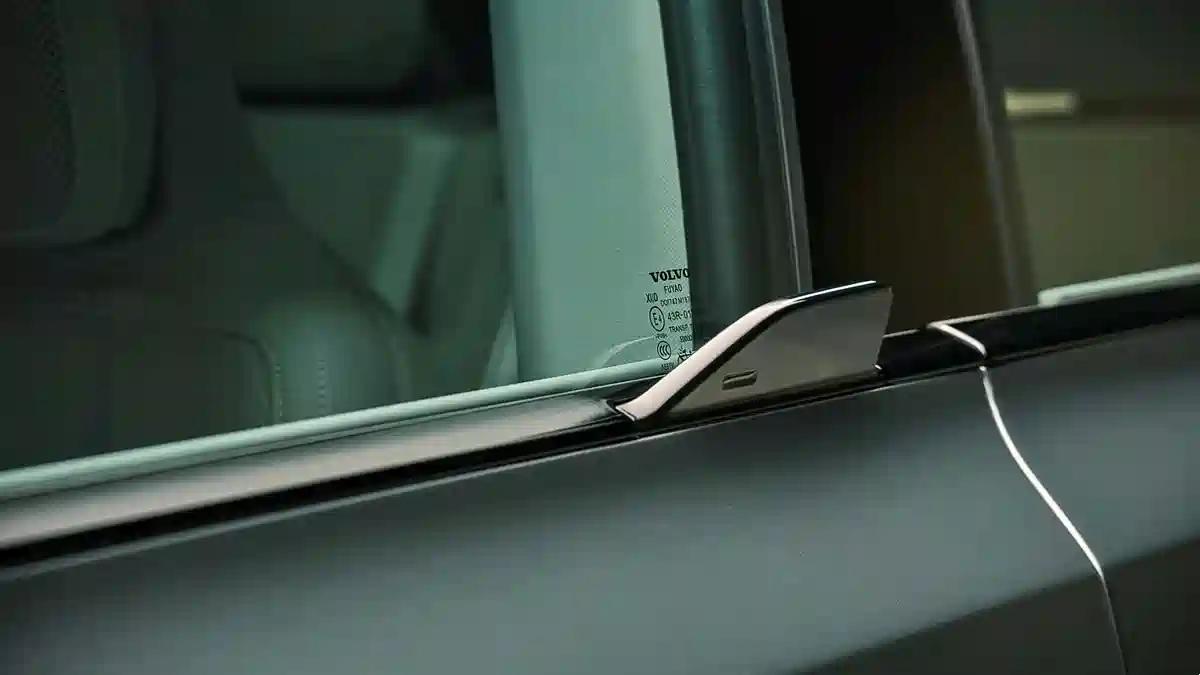 沃尔沃EX60正式发布，这门把手大家能习惯吗？既不是流行的隐藏式，也不是传统门